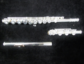 Photo NEW Verne Q Powell Sonaré PS-705 and PS-705K Sterling Silver Flutes