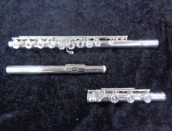 Photo NEW Verne Q Powell Signature Series Professional Flutes