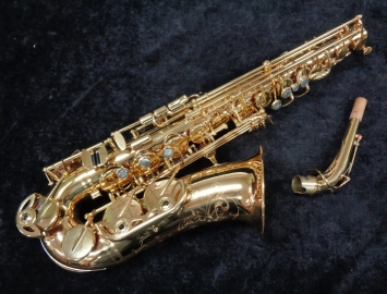 Photo NEW Buffet Crampon Senzo Red Brass Professional Model Alto Sax in Gold Lacquer