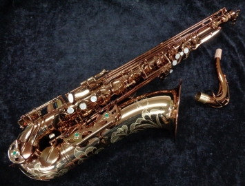 Photo NEW Saxquest Step-Up Advanced Tenor Saxophone in Cognac Lacquer