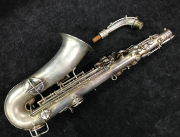 Photo Late Vintage C.G. Conn New Wonder I Alto Saxophone in Satin Silver Plate - #133518