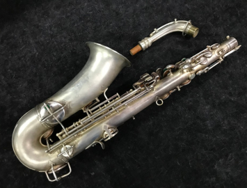 Photo Late Vintage C.G. Conn New Wonder I Alto Saxophone in Satin Silver Plate - #133518