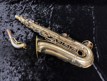 Photo Vintage King Super 20 Alto Sax SIII in Gold Lacquer, Serial #367203