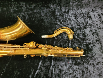 Photo Buescher Aristocrat Series I Tenor in BEAUTIFUL Original Gold Lacquer #288786