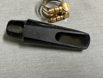 Photo Old Vintage Yamaha YAS-L1 Alto Sax Mouthpiece w/ Original Ligature