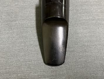 Photo Hard Rubber Eugene Rousseau Classic 4R Alto Sax Mouthpiece