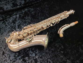 Photo Vintage Conn New Wonder II 'Chu Berry' Alto Sax in BEAUTIFUL Original Silver Plate #220460