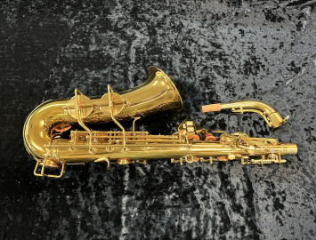 Photo Late Vintage Conn 6M Alto Saxophone – Very Pretty Gold Lacquer, Serial #E44990