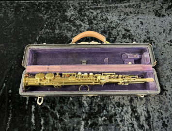 Photo Sweet 1925 Vintage CG Conn Chu Berry Era Sopranino Sax in Eb - Serial # 153993