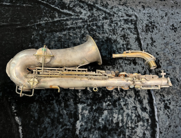 Photo Vintage Lyon and Healy Ambassador Professional Silver Plate Alto Sax, Serial #11215