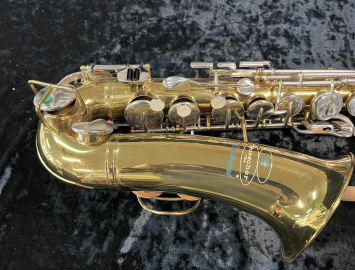 Photo Vintage Buescher Aristocrat Series IV Alto Sax, Serial #472777 – Beautiful Condition