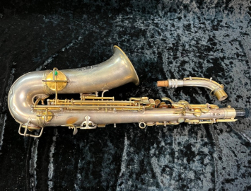 Photo Vintage C.G. Conn New Wonder II 'Chu Berry' Alto Sax in Original Silver and Gold Plate #161061