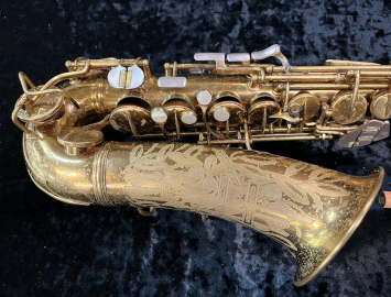 Photo Vintage Conn 'Connqueror' 26M Alto Sax in Original Gold Lacquer #269233AN