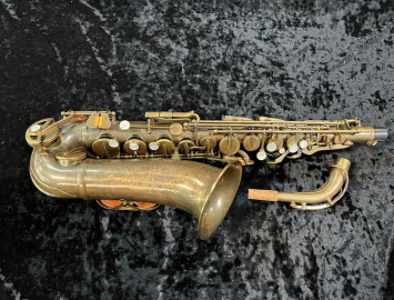 Photo Vintage Conn USA – Leblanc Alto Saxophone in Gold Lacquer, Serial #4921