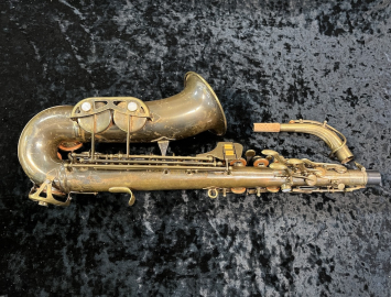 Photo Vintage Conn USA – Leblanc Alto Saxophone in Gold Lacquer, Serial #4921