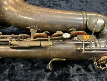 Photo Vintage Conn USA – Leblanc Alto Saxophone in Gold Lacquer, Serial #4921