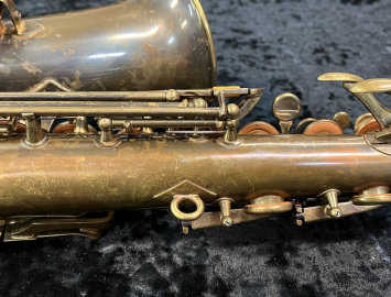 Photo Vintage Conn USA – Leblanc Alto Saxophone in Gold Lacquer, Serial #4921