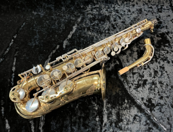 Photo Vintage Selmer Paris Original Lacquer Mark VI Gold w/ Nickel Silver Key work, Serial #209812