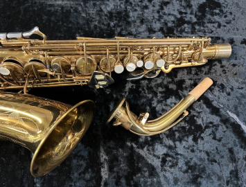 Photo Great Priceon a Conn 26M 'Connqueror' Series Alto Sax - Serial # 269224