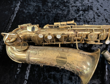 Photo Vintage Alto Saxophone – Unmarked Italian Stencil Alto Saxophone, Serial #24849