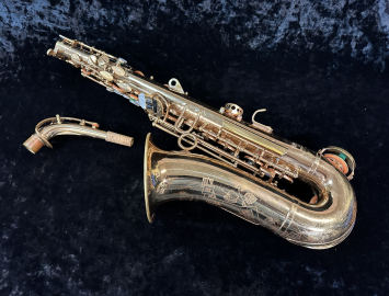 Photo Vintage H Cour Superba I Original Lacquer Alto Sax, Serial #81486