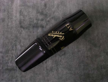 Photo New Vandoren V5 & V5 Jazz Mouthpieces for Alto Sax